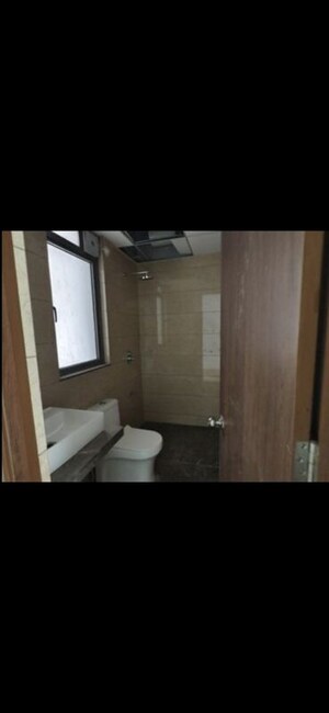 Room in 3 BHK Apartment at Kalpataru Immensa, Kolshet Road – for Rent