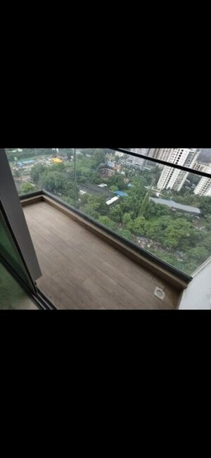 Swimming Pool in 3 BHK Apartment at Kalpataru Immensa, Kolshet Road – for Rent