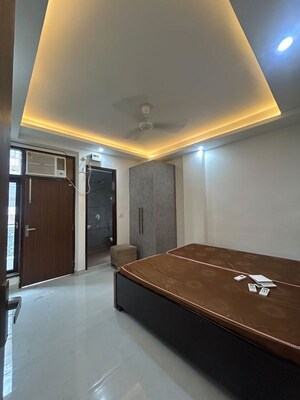 Room in 2 BHK Apartment at Saket – for Rent