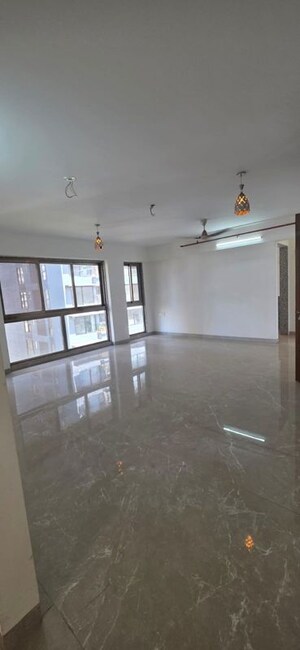 Room in 3 BHK Apartment at Shivaji Park – for Rent