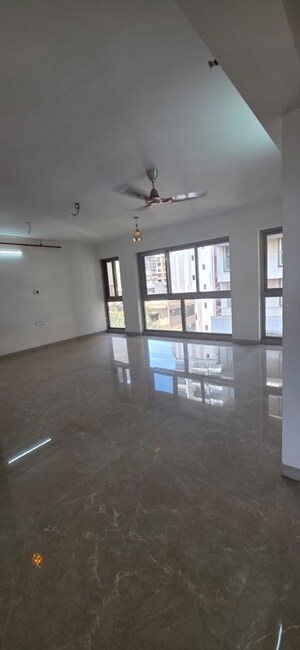 Room in 3 BHK Apartment at Shivaji Park – for Rent