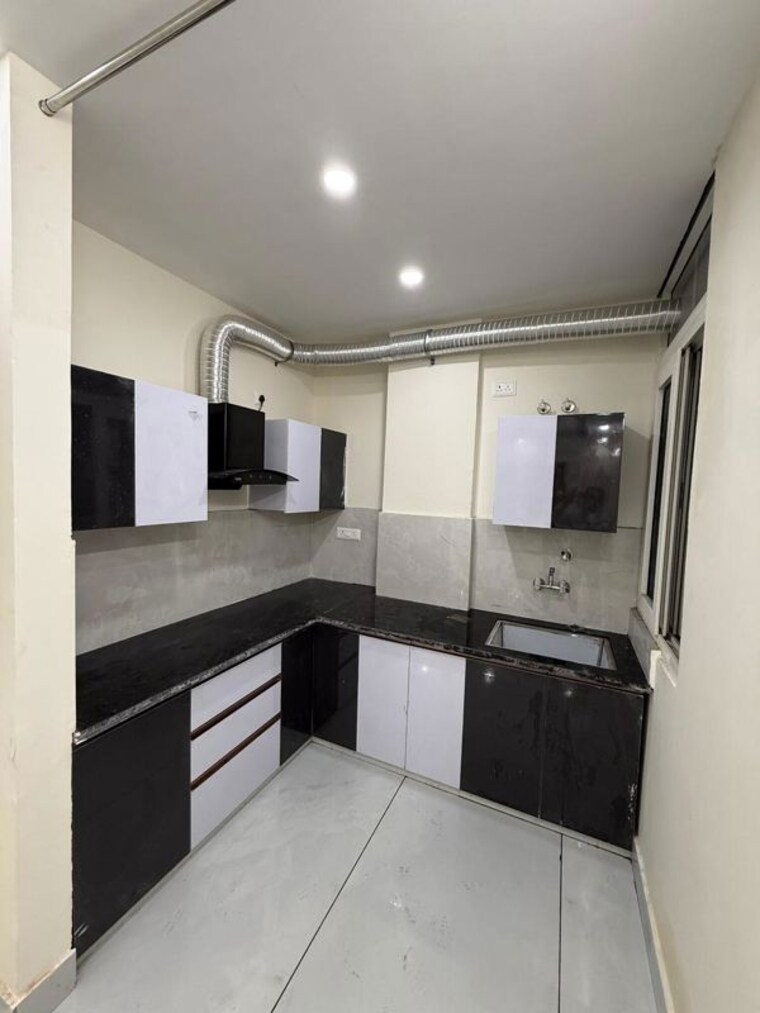 Kitchen, aman vihar 3 Bedroom 1400 Sq.Ft. Builder Floor In Aman Vihar Dehradun 10680504