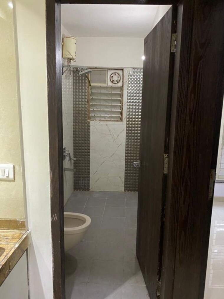 Bathroom, gini-viviana 2.5 Bedroom 935 Sq.Ft. Apartment In Balewadi Pune 10680491