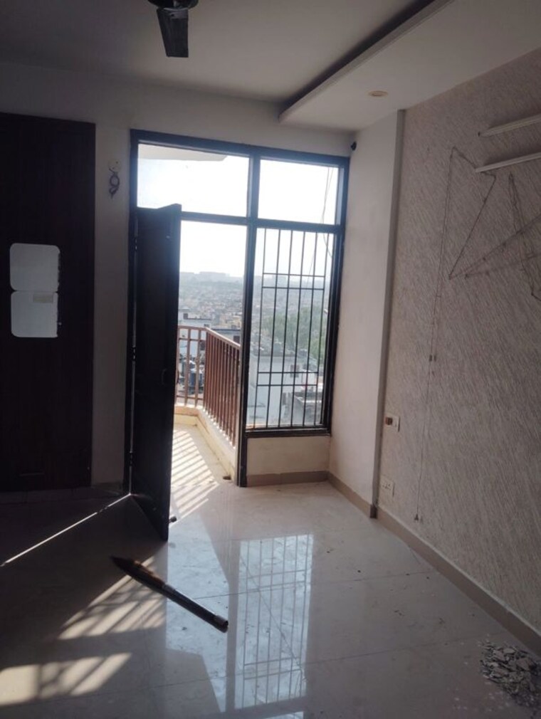 Room, ambala highway 3 Bedroom 2000 Sq.Ft. Apartment In Ambala Highway Zirakpur 10680526