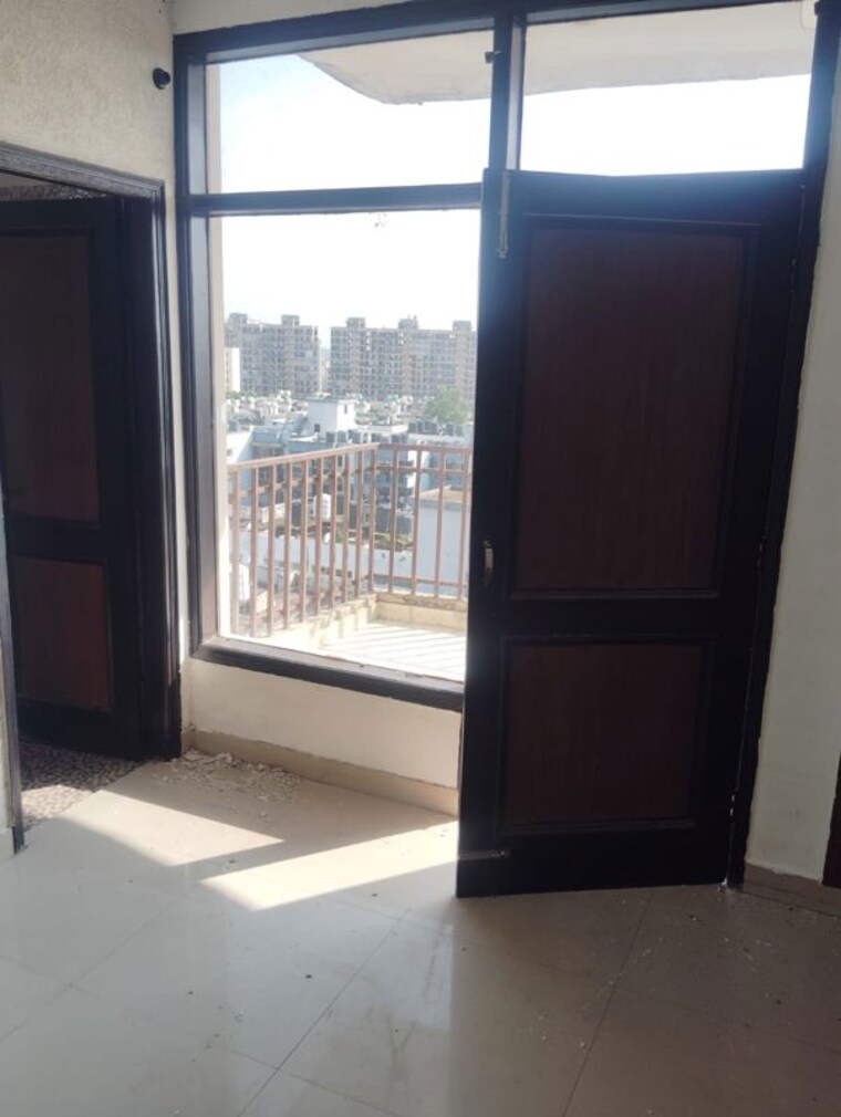 Living Room, ambala highway 3 Bedroom 2000 Sq.Ft. Apartment In Ambala Highway Zirakpur 10680526