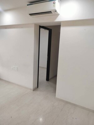 Room in 2 BHK Apartment at Piramal Vaikunth, Balkum Pada – for Rent