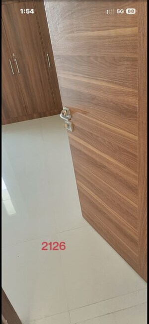 Room in 3 BHK Apartment at Shalimar One World, Gomti Nagar – for Rent