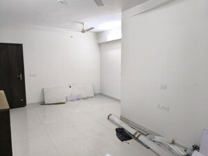 Room in 3 BHK Apartment at Vaishnodevi Circle – for Rent