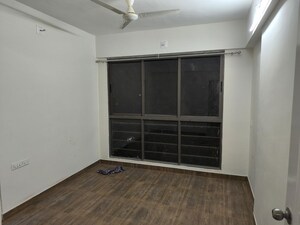 Room in 3 BHK Apartment at Vaishnodevi Circle – for Rent