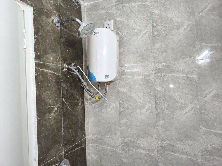 Bathroom, vaishnodevi circle 3 Bedroom 1019 Sq.Ft. Apartment In Vaishnodevi Circle Ahmedabad 10569805