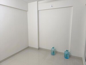 Room in 3 BHK Apartment at Vaishnodevi Circle – for Rent