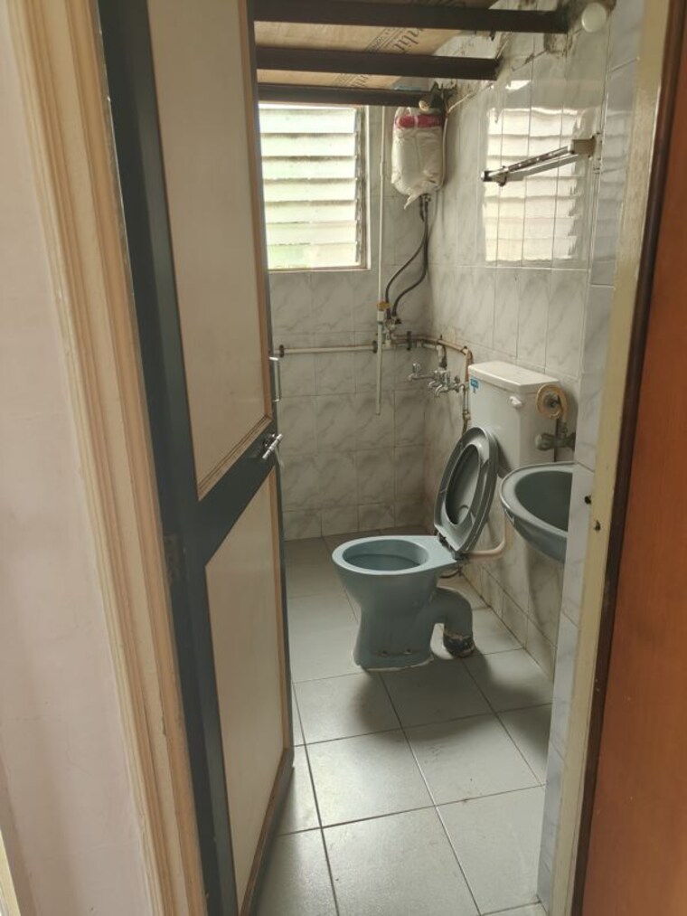 Bathroom, disha-horizon 2 Bedroom 864 Sq.Ft. Apartment In Viman Nagar Pune 10680561