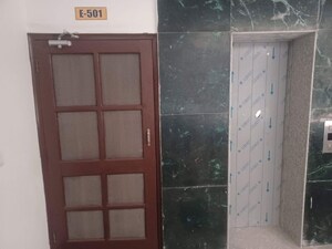 Bathroom in 3 BHK Apartment at Shimla Bypass Road – for Rent