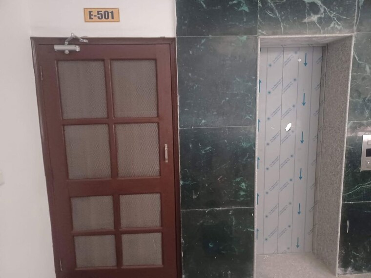 Bathroom, shimla bypass road 3 Bedroom 2000 Sq.Ft. Apartment In Shimla Bypass Road Dehradun 10680581