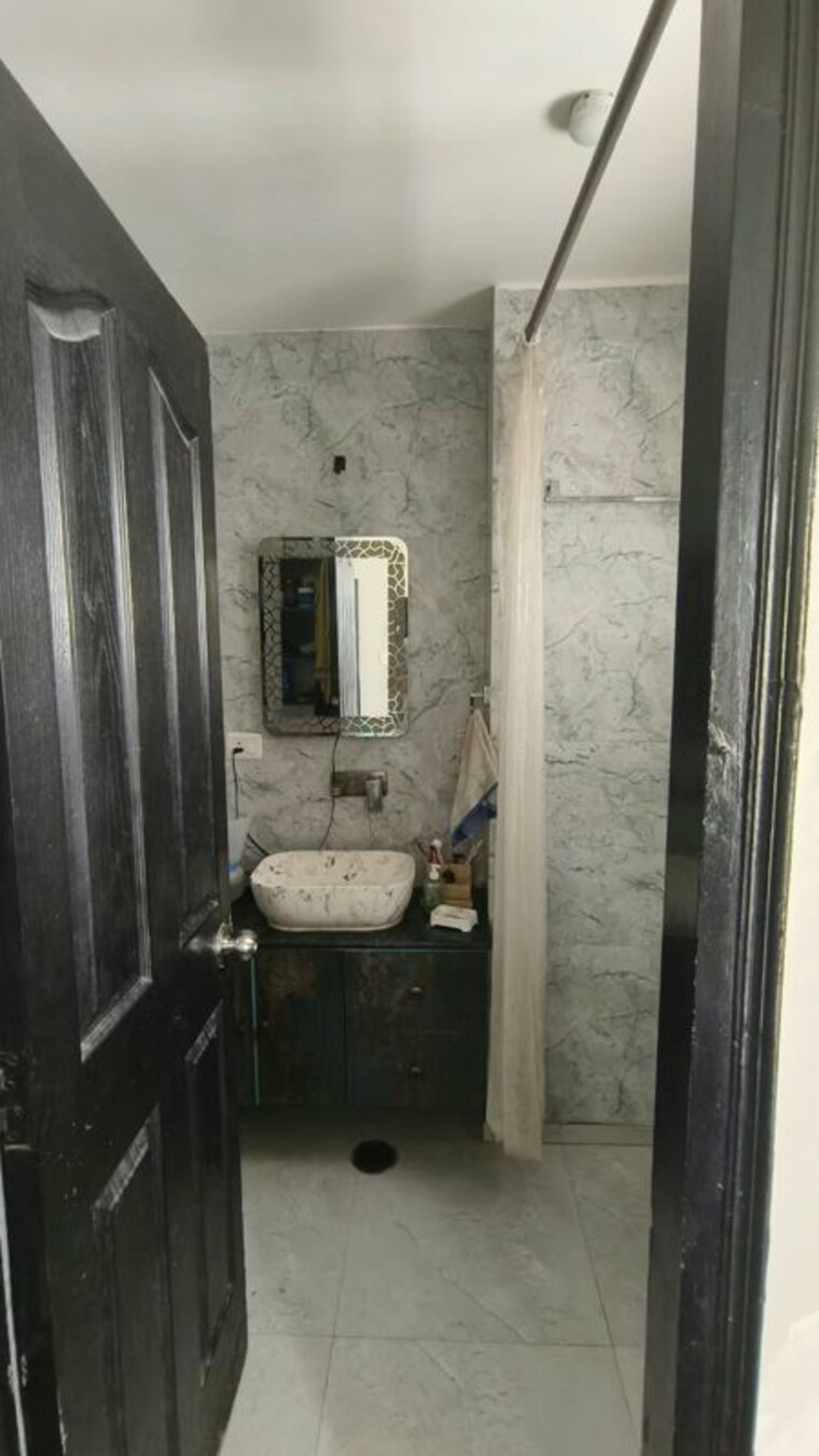 Bathroom, prateek-wisteria 2.5 Bedroom 1385 Sq.Ft. Apartment In Sector 77 Noida 10680555