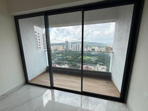 Room in 3 BHK Apartment at Raymond The Address, Pokhran Road No Two – for Rent