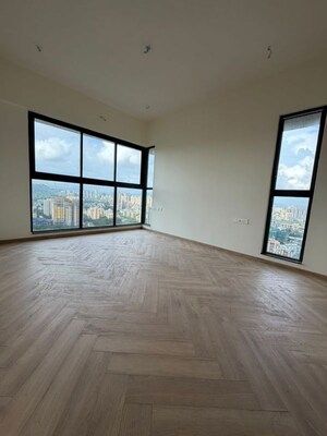 Room in 3 BHK Apartment at Raymond The Address, Pokhran Road No Two – for Rent