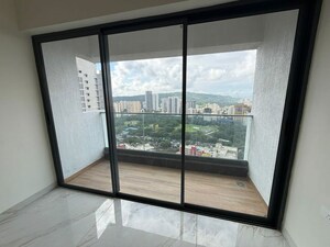 Room in 3 BHK Apartment at Raymond The Address, Pokhran Road No Two – for Rent