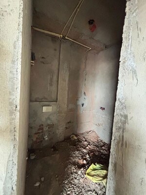 Bathroom in 5 BHK Builder Floor at Rohini Sector 15 – for Sale
