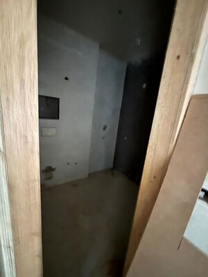 Furnished Amenities in 5 BHK Builder Floor at Rohini Sector 15 – for Sale