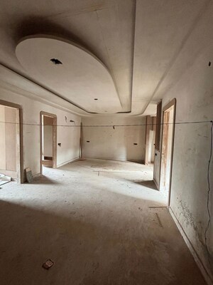 Building Lobby in 5 BHK Builder Floor at Rohini Sector 15 – for Sale