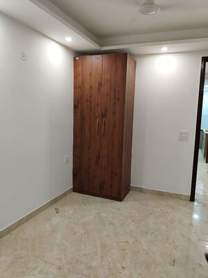 Room in 1 BHK Builder Floor at Neb Sarai – for Rent