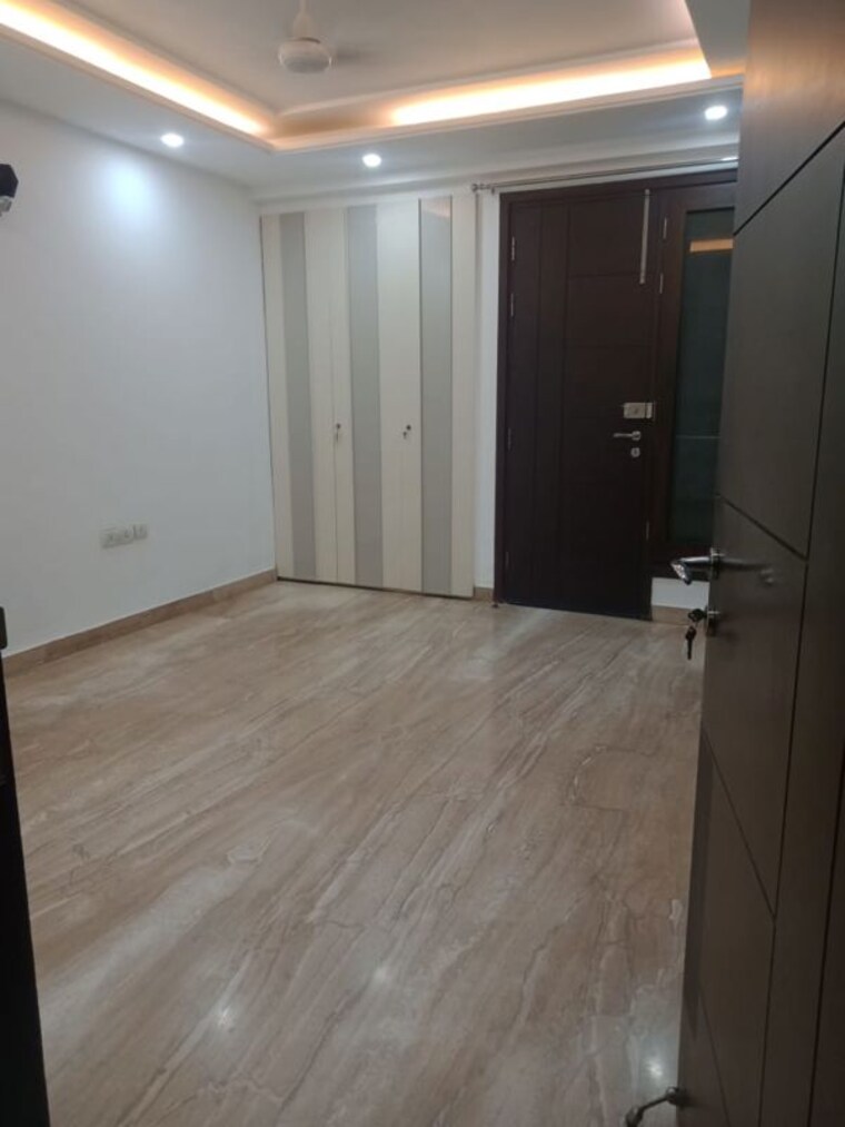 Room, maharani bagh 6+ Bedroom 808 Sq.Yd. Independent House In Maharani Bagh Delhi 10680585