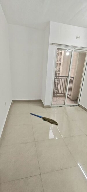 Bedroom in 2 BHK Apartment at DB Orchid Ozone, Dahisar East – for Rent