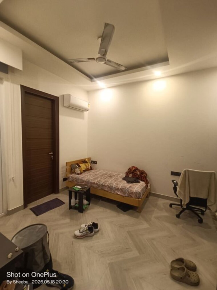 Living Room, smart-world-orchard 2.5 Bedroom 1200 Sq.Ft. Builder Floor In Sector 61 Gurgaon 10680649