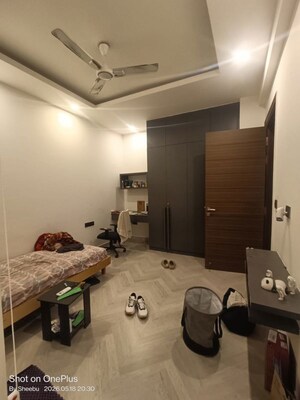 Team Area in 2.5 BHK Builder Floor at Smart World Orchard, Sector 61 – for Rent