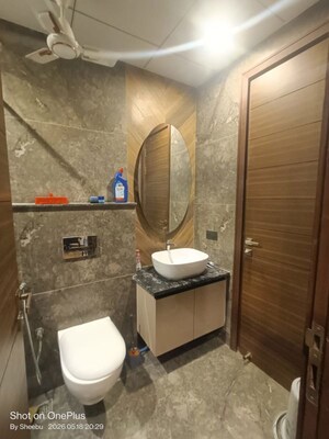 Bathroom in 3 BHK Builder Floor at Smart World Orchard, Sector 61 – for Rent