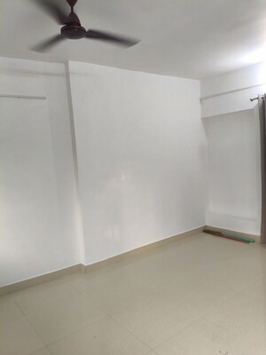 Room in 1 BHK Apartment at Udaigiri Apartments, Sector 34 – for Rent