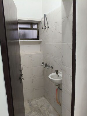 Bathroom in 1 BHK Apartment at Udaigiri Apartments, Sector 34 – for Rent