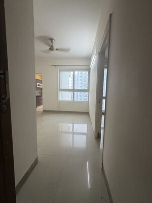Furnished Amenities in 3 BHK Apartment at Mapsko Paradise, Sector 83 – for Rent