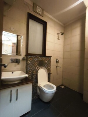 Bathroom in 3 BHK Builder Floor at Smart World Orchard, Sector 61 – for Rent