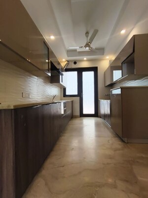 Kitchen in 3 BHK Builder Floor at Smart World Orchard, Sector 61 – for Rent