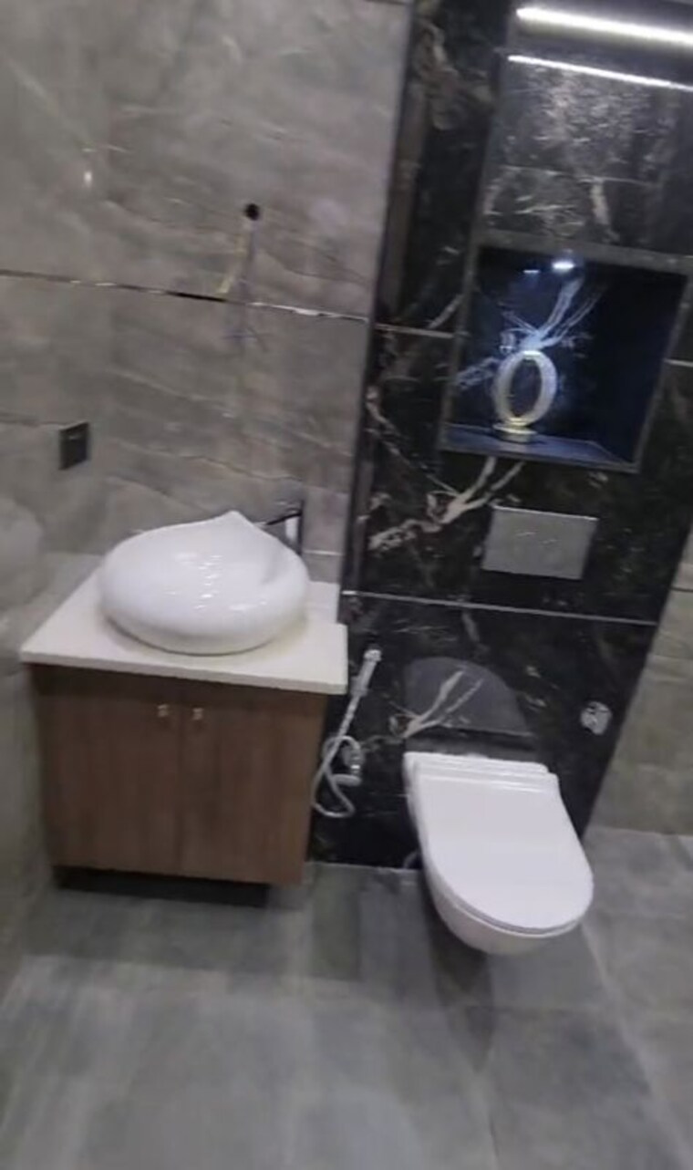 Bathroom, ansal-api-versalia 4 Bedroom 1855 Sq.Ft. Apartment In Sector 67a Gurgaon 10680712