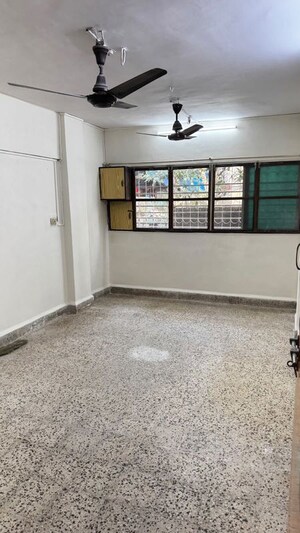 Room in 1 RK Apartment at Vile Parle East – for Rent