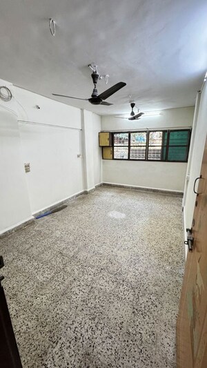 Room in 1 RK Apartment at Vile Parle East – for Rent
