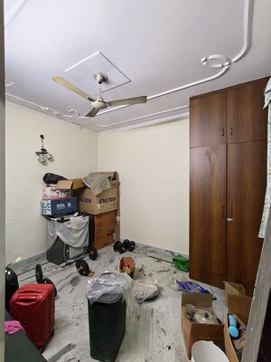 Team Area in 3 BHK Builder Floor at Sharma Homes 1, Sector 37 – for Rent