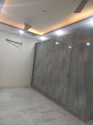 Room in 3 BHK Builder Floor at Shivalik Colony – for Rent