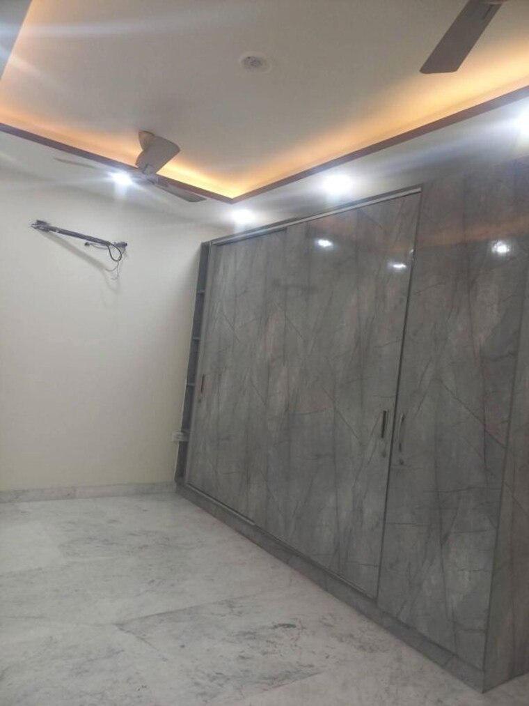 Room, shivalik colony 3 Bedroom 200 Sq.Ft. Builder Floor In Shivalik Colony Delhi 10680759