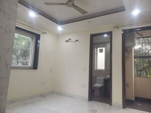 Room in 3 BHK Builder Floor at Shivalik Colony – for Rent
