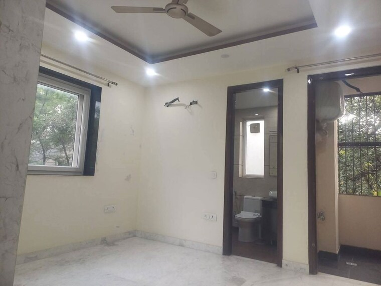 Room, shivalik colony 3 Bedroom 200 Sq.Ft. Builder Floor In Shivalik Colony Delhi 10680759