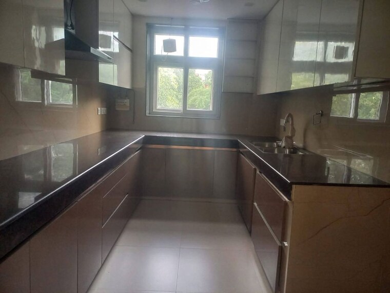 Kitchen, shivalik colony 3 Bedroom 200 Sq.Ft. Builder Floor In Shivalik Colony Delhi 10680759