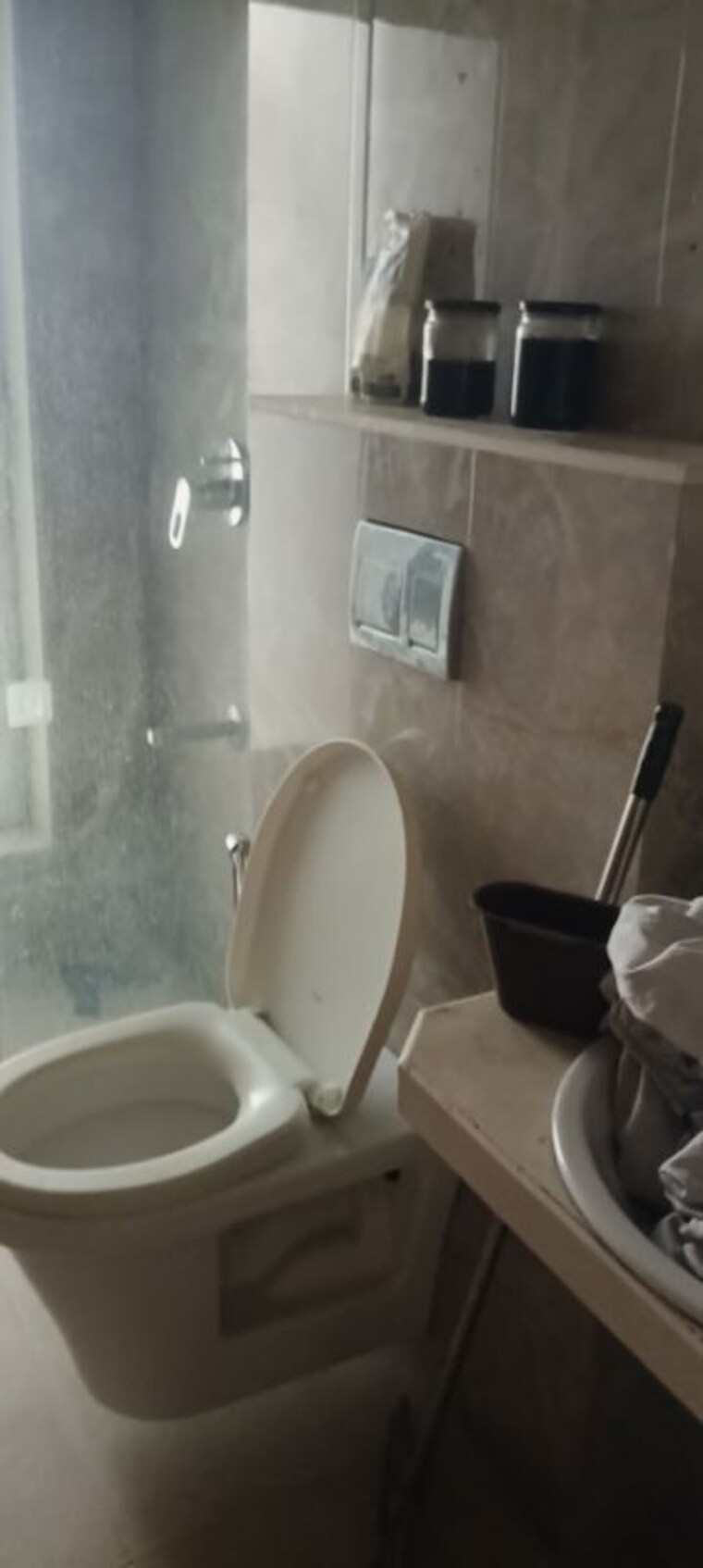 Bathroom, kabra-metro-one 2 Bedroom 850 Sq.Ft. Apartment In Andheri West Mumbai 10680754