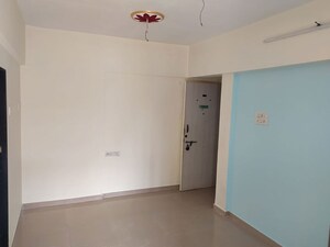 Room in 1 BHK Apartment at Dhariwal Avenue, Goregaon West – for Rent