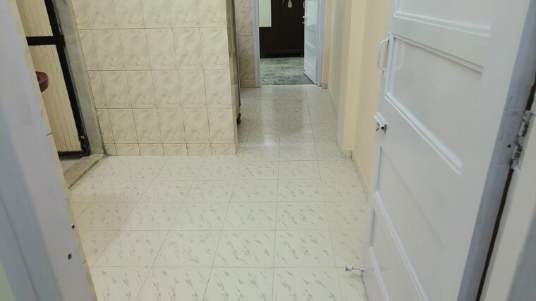 Bathroom, mukti-chs 1 Bedroom 550 Sq.Ft. Apartment In Santacruz East Mumbai 10680771