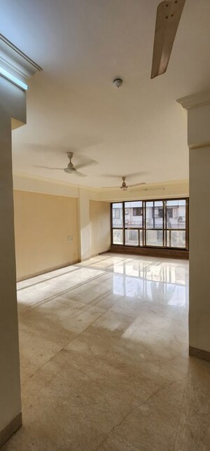 2 BHK Apartment For Rent in Navneet Apartment, Andheri West