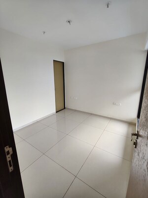 Room in 2 BHK Apartment at Chandak 34 Park Estate, Goregaon West – for Rent